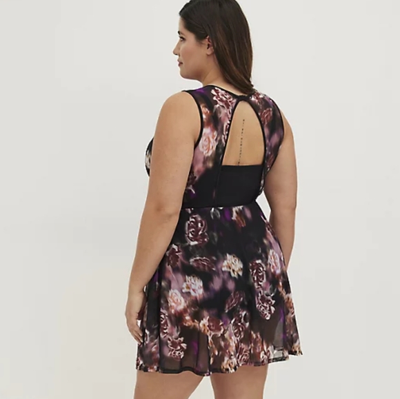Torrid Peplum Underwire Floral Swim Dress - Picture 2 of 8